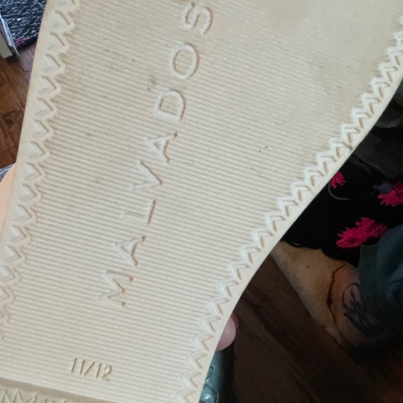 BRAND NEW MALVADOS Brown and White Flip Flops. listing for both pairs - Picture 4 of 4